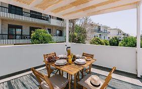 Eurus & Zephyrus Apartments